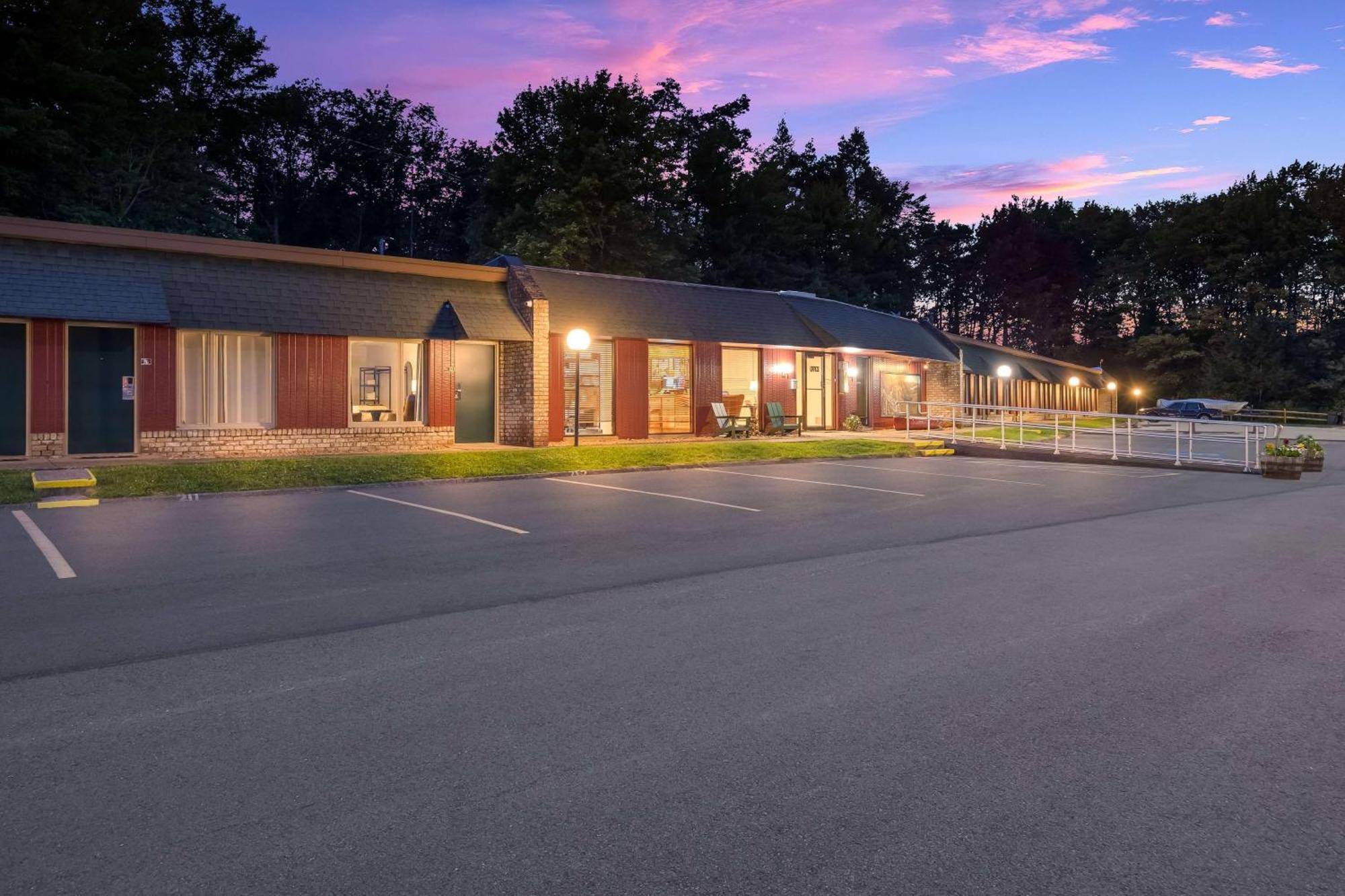 Travelodge By Wyndham Emlenton Zewnętrze zdjęcie