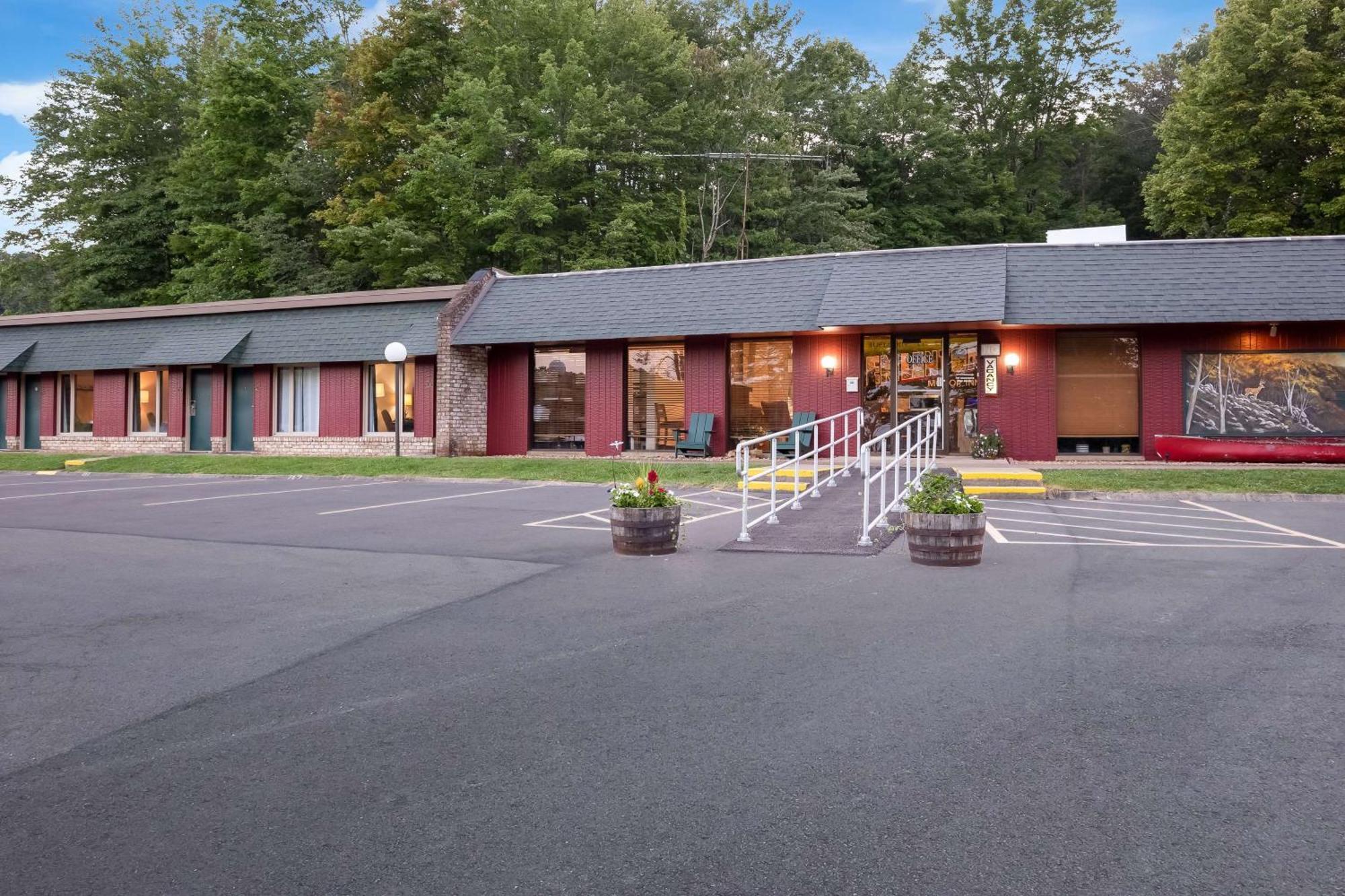 Travelodge By Wyndham Emlenton Zewnętrze zdjęcie